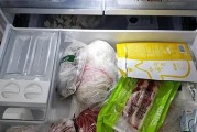 冰箱冷冻室出现白雾是怎么回事？如何解决？