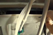 冰箱出水孔堵住了怎么办（快速清理冰箱出水孔）