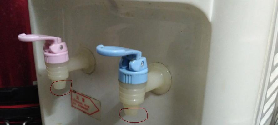 饮水机滴热水修理指南（解决饮水机滴热水问题的方法和技巧）