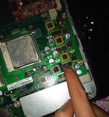 电脑主板损坏的修复方法（简单易懂的主板修复指南）
