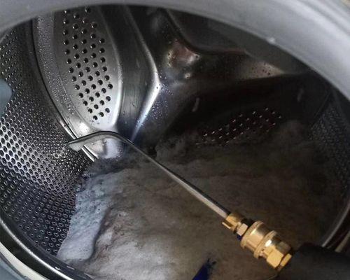 滚筒洗衣机保修及清洗指南（了解保修细则和正确清洗方式）