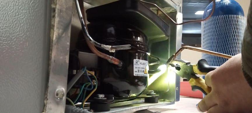 双开门冰箱过滤器的位置及作用（了解双开门冰箱过滤器的正确安装位置）