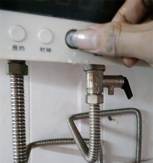 热水器维修指南（学会正确维护热水器）