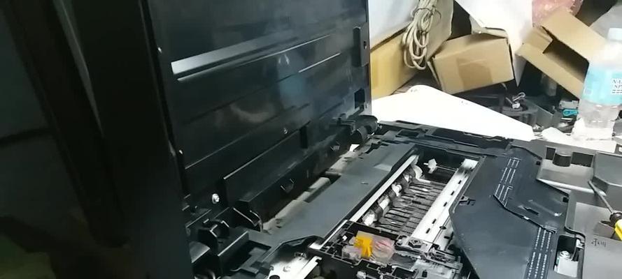 联想打印机纸盘卡纸怎么办（解决联想打印机纸盘卡纸问题的有效方法）