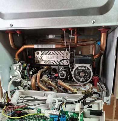 热水器泄压阀漏水的维修方法（解决热水器泄压阀漏水问题的技巧与注意事项）