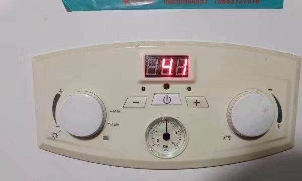 壁挂炉打孔漏水处理方法（快速解决壁挂炉漏水问题的有效措施）