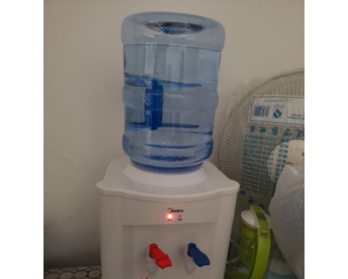 美的饮水机灯闪的原因及解决方法（了解灯闪问题的可能原因）