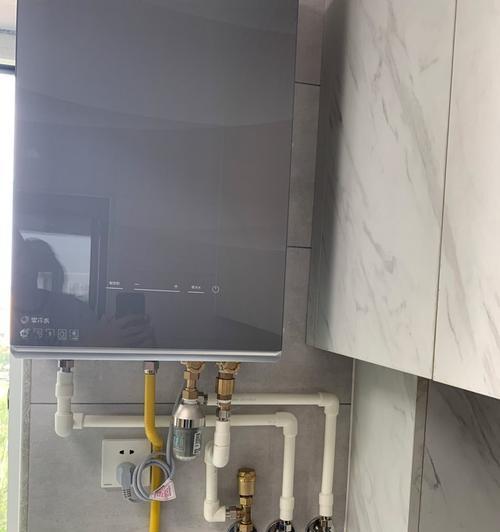 热水器冷水管清理方法大揭秘（清洁冷水管道让热水器远离故障）