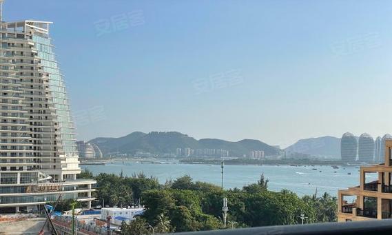 三亚湾带投影仪的公寓名称是什么？