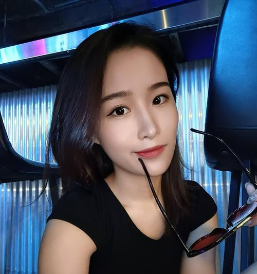如何用手机拍出自然的自拍照？