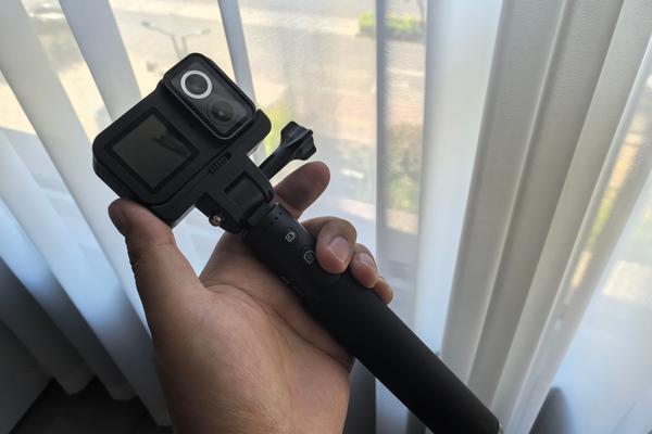 直播间双镜头设置中两个相机的作用？