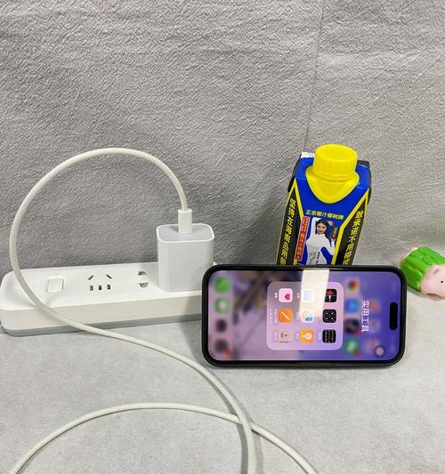 苹果C口充电器的设计特点是什么？